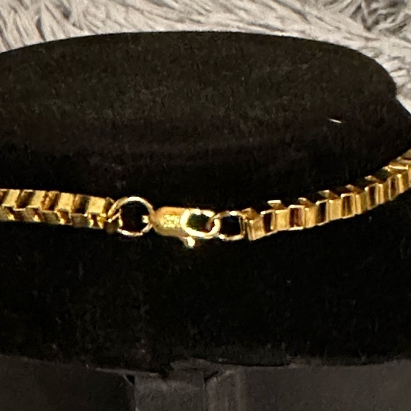 18 k gold plated European 4 mm box chain necklace. 20 inches - Picture 3 of 5